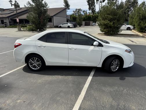 White 2015 Toyota Corolla L