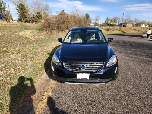 2016 Volvo XC60 T5 Drive-E Premier
