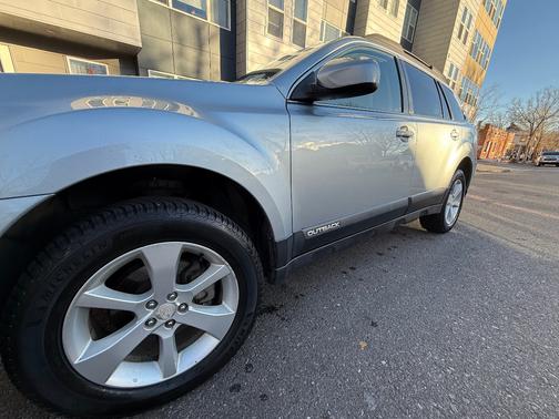2014 Subaru Outback 2.5i Premium