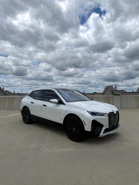White 2023 BMW iX xDrive50