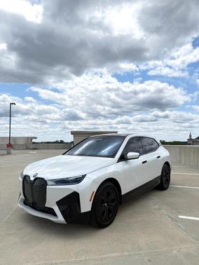 White 2023 BMW iX xDrive50