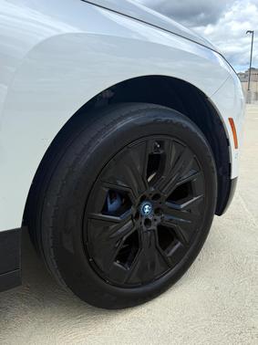 White 2023 BMW iX xDrive50