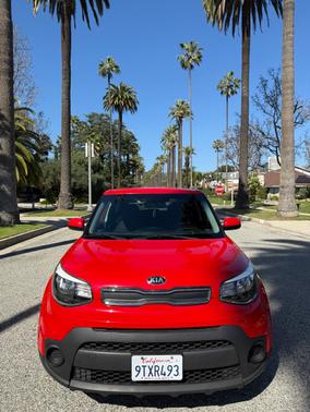 Red 2019 Kia Soul Base