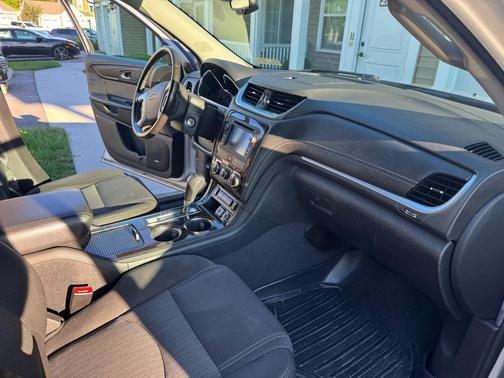 Silver 2016 Chevrolet Traverse 2LT
