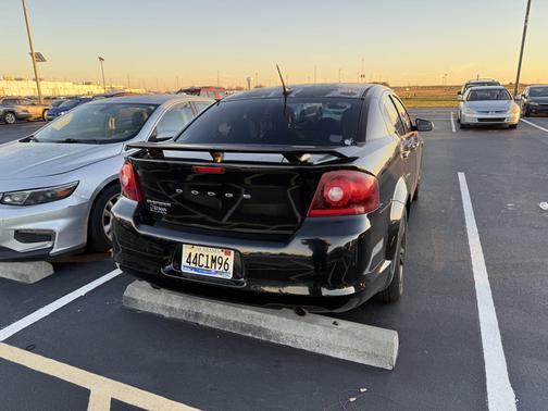 2012 Dodge Avenger SE