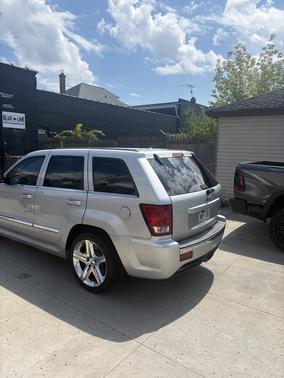Silver 2006 Jeep Grand Cherokee SRT8