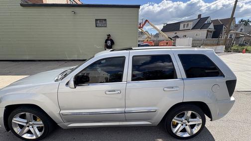 Silver 2006 Jeep Grand Cherokee SRT8