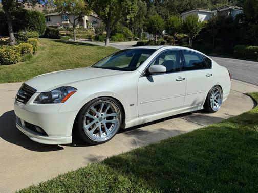 White 2006 INFINITI M35 Base
