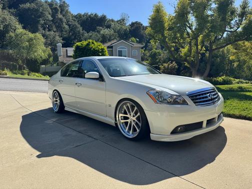White 2006 INFINITI M35 Base