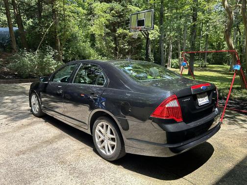 Black 2012 Ford Fusion SEL
