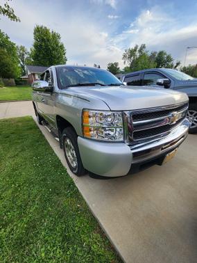 Silver 2010 Chevrolet Silverado 1500 LT