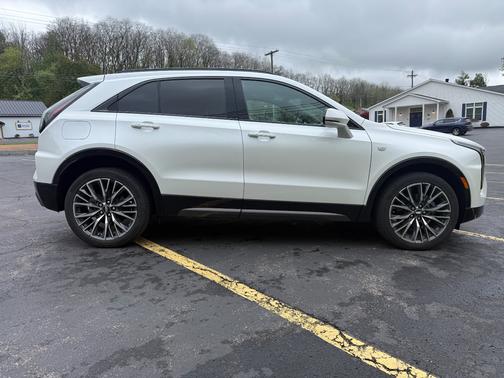 White 2024 Cadillac XT4 Sport