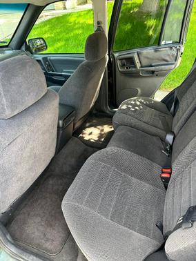 Green 1996 Jeep Grand Cherokee Laredo 4WD