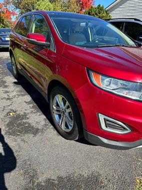 Red 2015 Ford Edge SEL