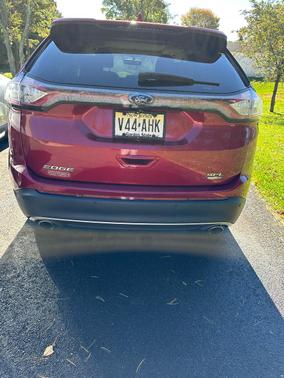 Red 2015 Ford Edge SEL