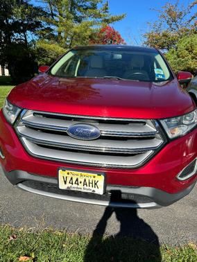 Red 2015 Ford Edge SEL