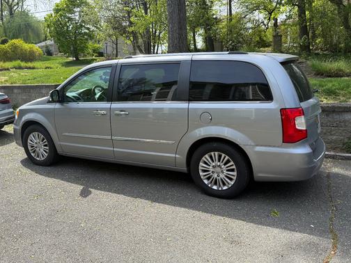 Gray 2016 Chrysler Town & Country Limited