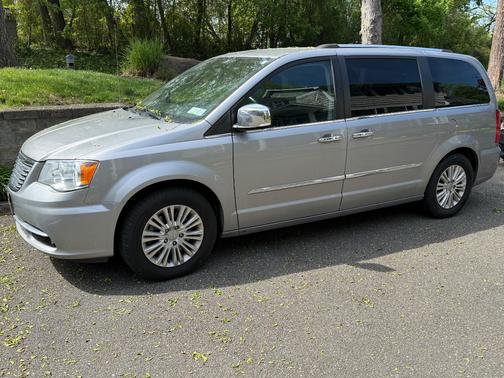 Gray 2016 Chrysler Town & Country Limited