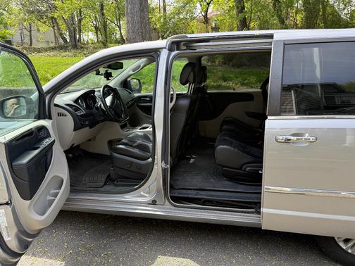 Gray 2016 Chrysler Town & Country Limited