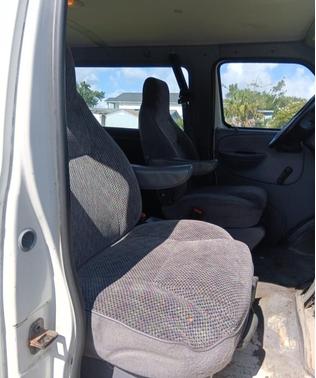 White 2000 Dodge Ram Wagon 3500 Maxi Wagon