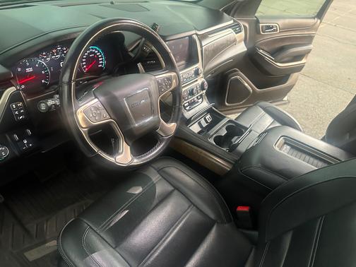 Black 2019 GMC Yukon Denali