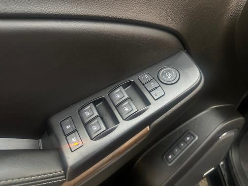 Black 2019 GMC Yukon Denali