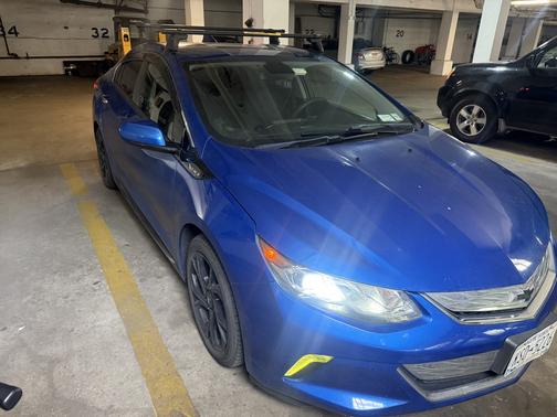 Blue 2018 Chevrolet Volt LT