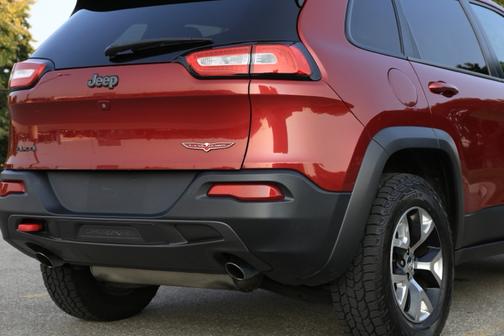 Red 2014 Jeep Cherokee Trailhawk