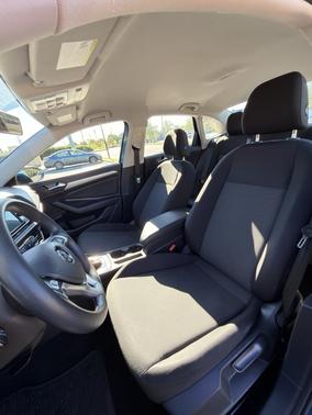 Blue 2019 Volkswagen Jetta 1.4T SE