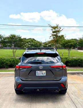 Gray 2020 Toyota Highlander XLE