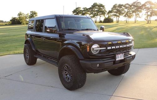 Black 2021 Ford Bronco Outer Banks