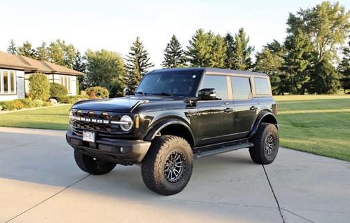 Black 2021 Ford Bronco Outer Banks