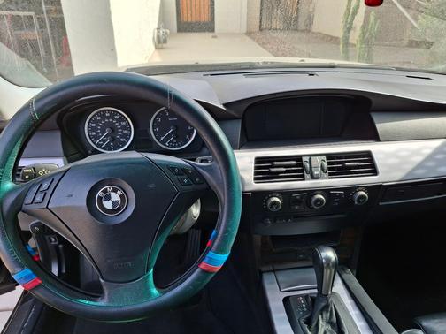 Black 2005 BMW 530 i