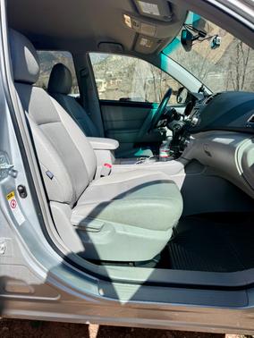 2011 Toyota Highlander Hybrid Base