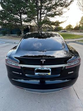 Black 2014 Tesla Model S P85D
