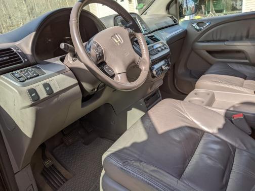 Photo 2 of 2 of 2010 Honda Odyssey EX-L