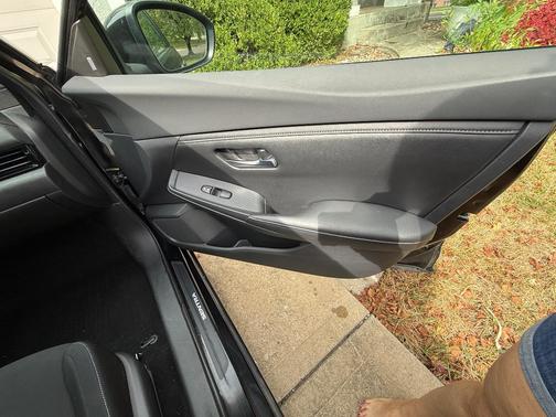 Black 2021 Nissan Sentra SV