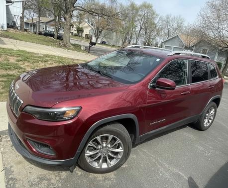 Red 2019 Jeep Cherokee Latitude Plus