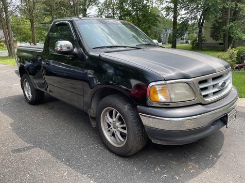 1999 Ford F-150 XLT Flareside