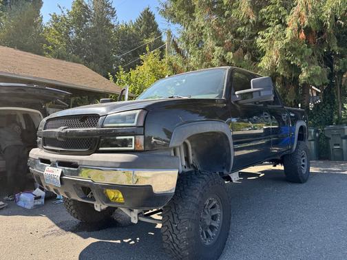 Black 2004 Chevrolet Silverado 1500 LT Crew Cab