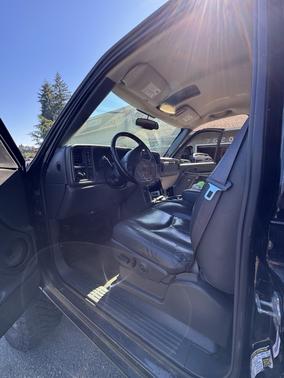 Black 2004 Chevrolet Silverado 1500 LT Crew Cab