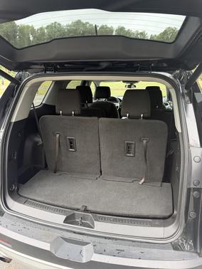 Black 2019 GMC Acadia SLE-2