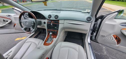 Silver 2005 Mercedes-Benz CLK-Class 320