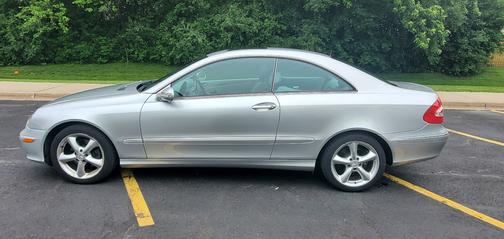 Silver 2005 Mercedes-Benz CLK-Class 320