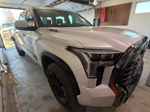 2026 Toyota Tundra Hybrid Platinum