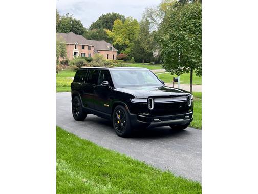 2022 Rivian R1S Launch Edition