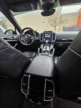 2016 Porsche Cayenne Cayenne
