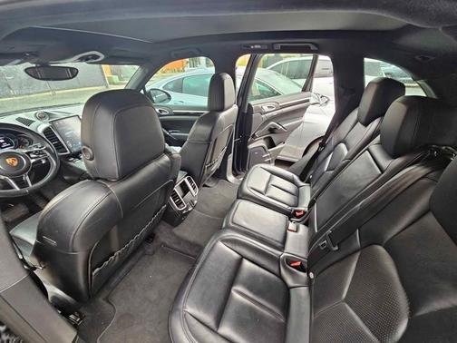 2016 Porsche Cayenne Cayenne