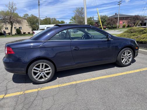 Blue 2008 Volkswagen Eos Lux