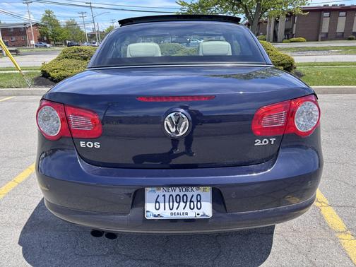Blue 2008 Volkswagen Eos Lux
